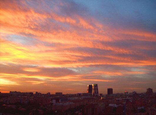 nachopalacio11's tweet photo. "@_Paisajes_: Vamos Madrid.... despierta!! Buenos días!! http://t.co/3G7p3hpLxA" quiero ir yaa