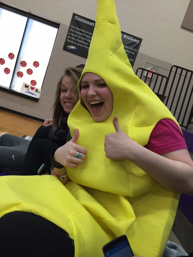 clairedrosos's tweet image. We'll get em next year #BananaSlugsMascot