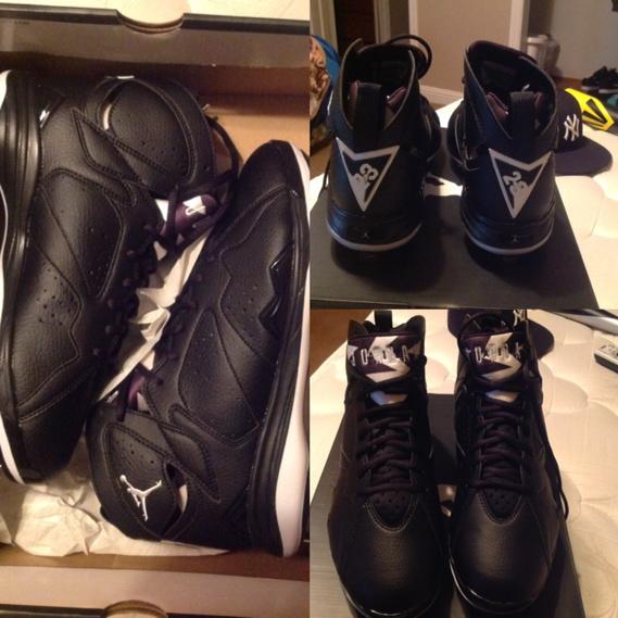 J_Dingus7's tweet photo. Senior year cleats ⚾️ lets get it! First game next Tuesday 👊 #JordanRetro7 http://t.co/4n313Edkgt