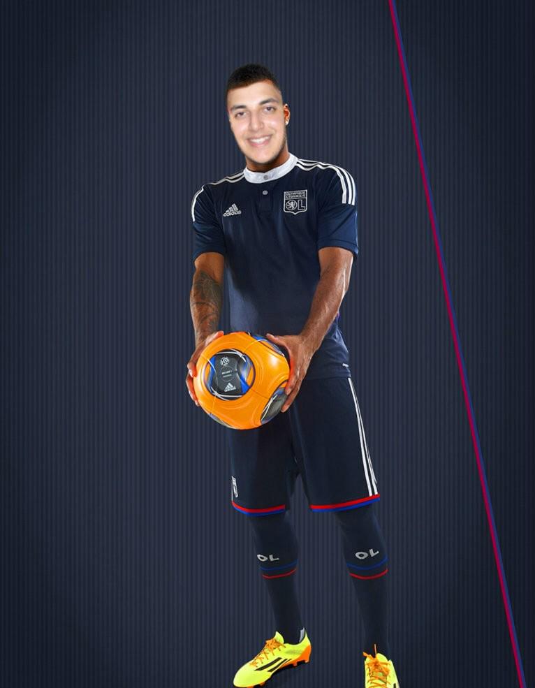 KingAlainVI's tweet photo. Adivinen quién esta devuelta en una liga de futttttttts #escorrecto #kingalainfutbolero #delanteroestrella ⚽️⚽️⚽️⚽️⚽️ http://t.co/o3M8gvf87d