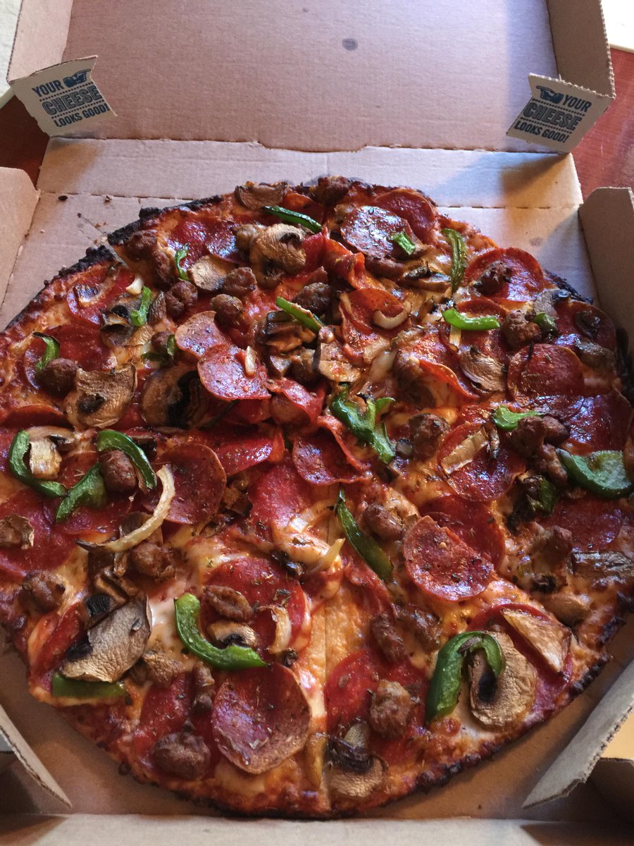 Pouncykat On Twitter Dominos Deluxe Feast Crunchy Thin Crust