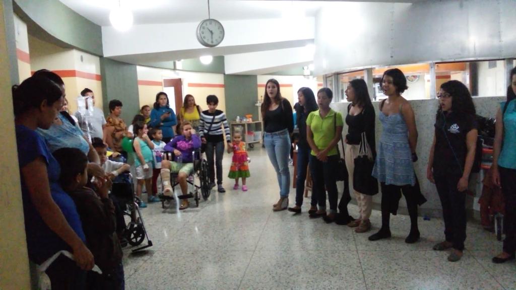 Angelicamc116's tweet photo. Representación del @CoroSinfonicoJM coro en las instalaciones del #IAHULA #ElSistemaCumple40 @elsistema @fosjiem http://t.co/Tzvlvl0PGy