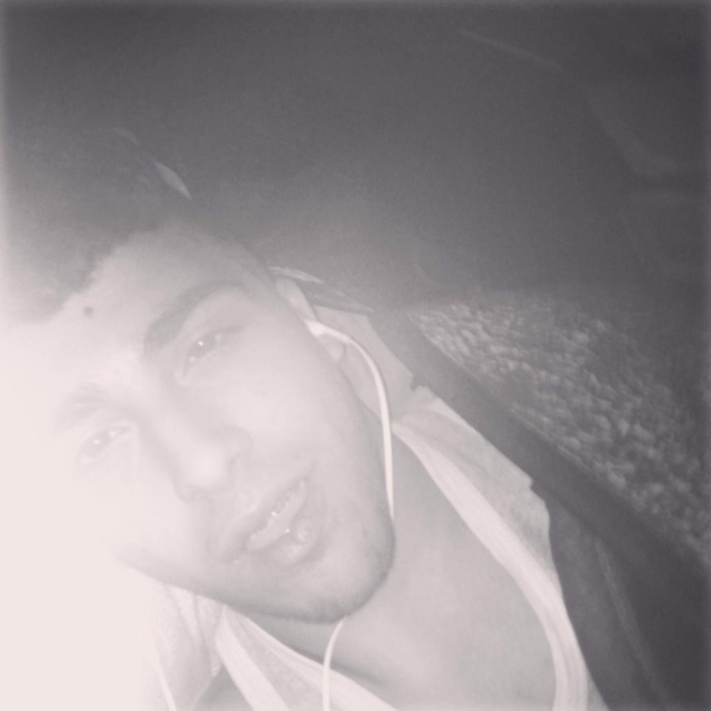 DzChok's tweet photo. #bonne_nuite les frere a 2m1 nchlh http://t.co/WnotXyUu00
