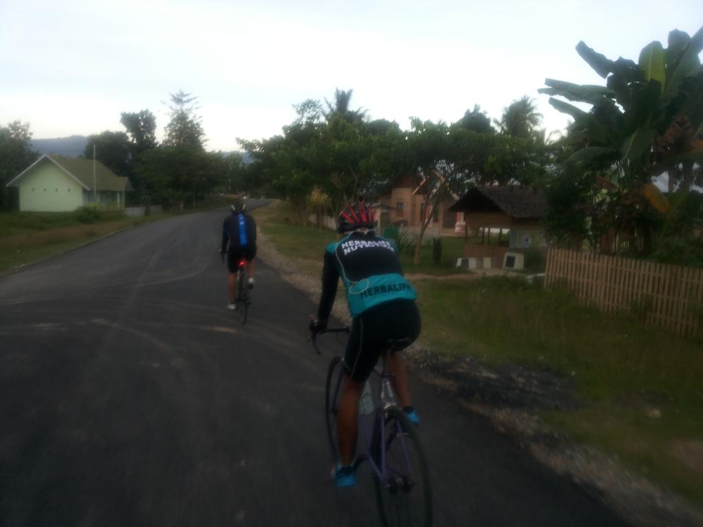 zute2k's tweet photo. @botunaker24 napa oleh2 http://t.co/MnQm9OLToJ