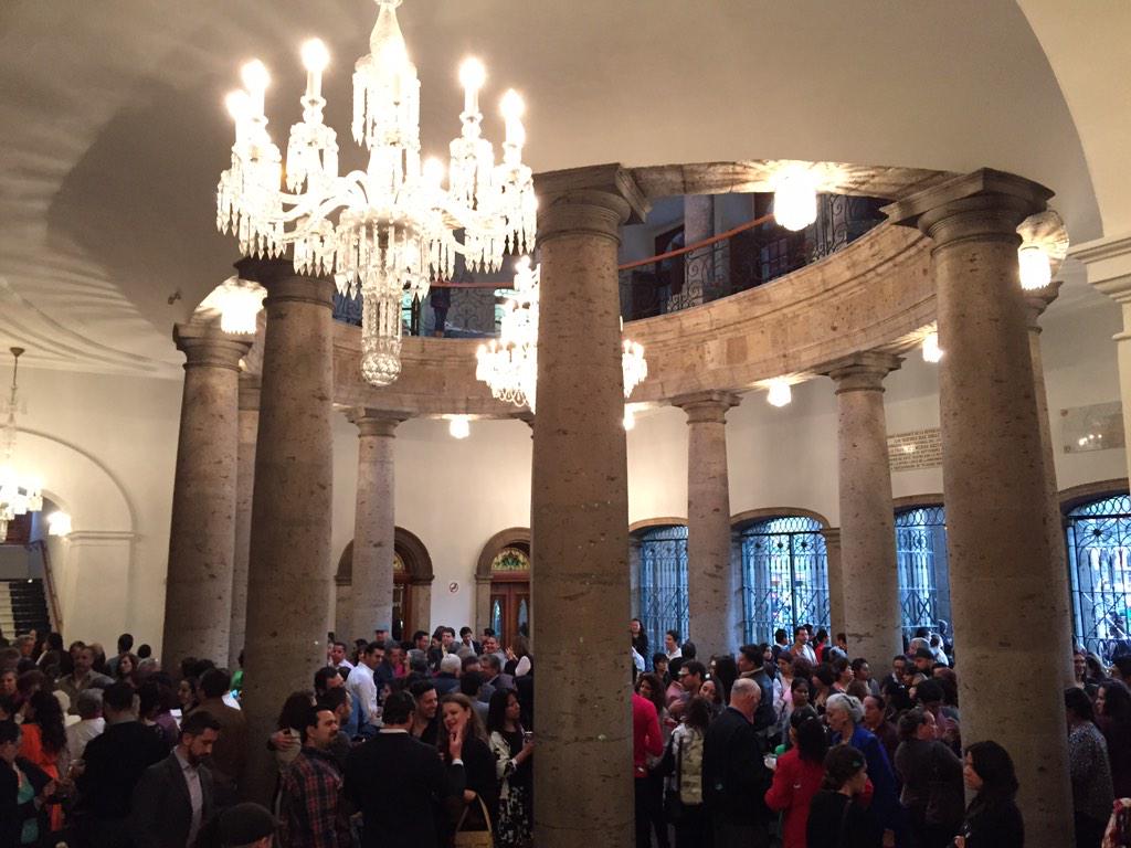 COMEfest's tweet photo. Estamos ya en el coctel de clausura con la presencia de varios amigos dentro del Teatro Degollado. #come2015 http://t.co/q6PgkdoRRs