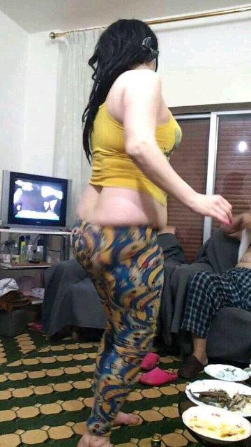 aln1995abc4's tweet photo. ألي تبي تدخل قروب واتس تجي خاص بنات وبس لأشوف عيال http://t.co/KU8PwkcMen
