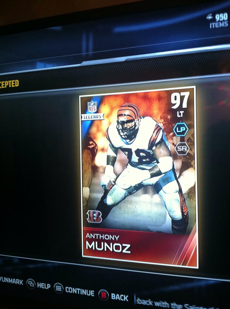 RicoRomero_'s tweet image. 🔥🔥 Giveaway # 3! RT follow me and @DSESportsFunday to win and comment #untamedmovement Ends at 8