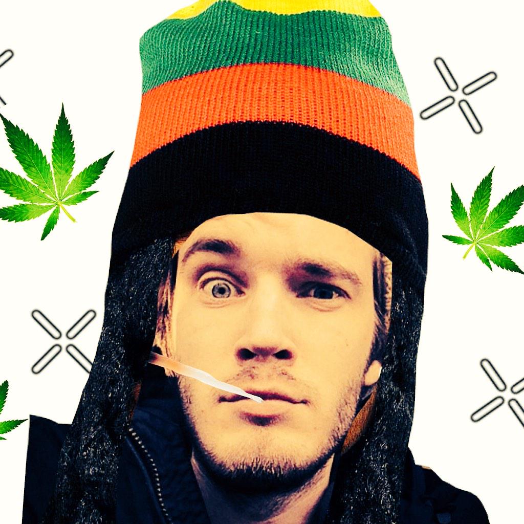 jacobmoon10's tweet photo. @pewdiepie http://t.co/DRsmDBMKok
