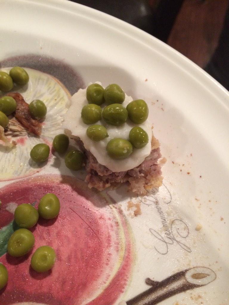 Jynxieee's tweet photo. So my daughter takes my amazing @altonbrown chicken fried steak and makes "southern sushi." Such a goofy culinarian. http://t.co/oUz7lqDhf0