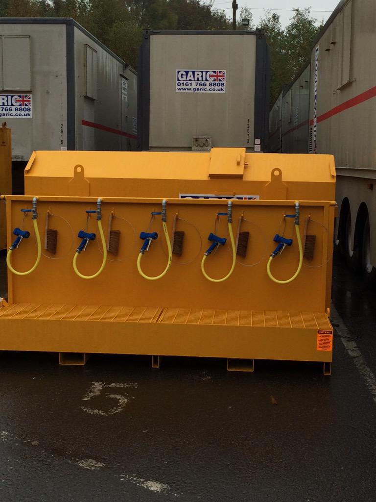 NeilThinkHire's tweet photo. #bootwash #wheelwash http://t.co/SFYZSJlroL