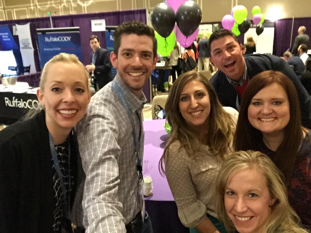 JamesBarnard's tweet photo. Friends from EKU! #casemagic #geicorocks http://t.co/5YdyEYaw7d