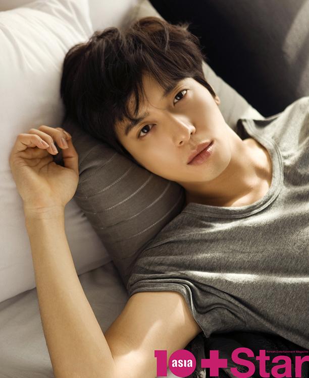 FNC_ENT's tweet photo. [#정용화] #JungYongHwa #텐아시아 발행 매거진 ‘10+Star(텐플러스스타)’ 3월호 표지 장식! ‘혼자 보내는 화이트데이(One Solo Day)’ 화보와 인터뷰는 23일 발행됩니다. http://t.co/T38CjP2hZR