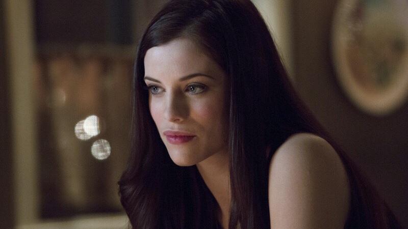 ComicBookNOW's tweet image. ICYMI: ARROW's HUNTRESS confirmed to return for SEASON 4 with a "kick-ass" idea for her character.