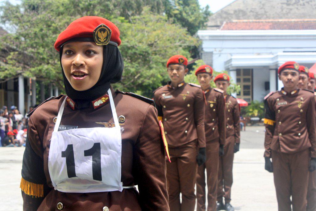 gayadha2017's tweet photo. SMA 6 Semarang cc: @PaskibraHexa http://t.co/PB95kcrmq0
