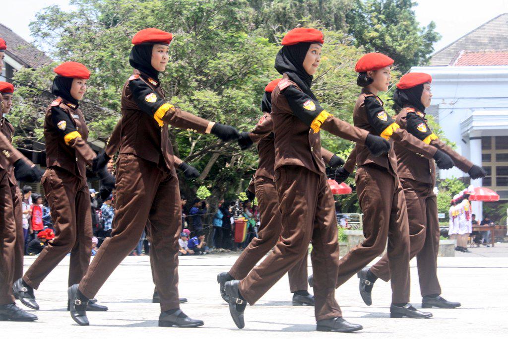 gayadha2017's tweet photo. SMA 6 Semarang cc: @PaskibraHexa http://t.co/PB95kcrmq0