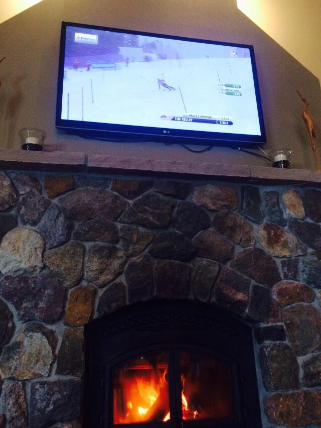 Post training session, watching <a href="/Vail2015/">VailBeaverCreek2015</a> from the comforts of <a href="/SaltoCoffee/">Salto Coffee Works</a> while its dumping snow outside!