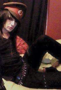 edith_purdy69's tweet photo. he is also sexy ( el también es sexy ) 
@Anna_Biersack69  @LucySchmidt2009  😁😏👌 http://t.co/btkf1X9PEb