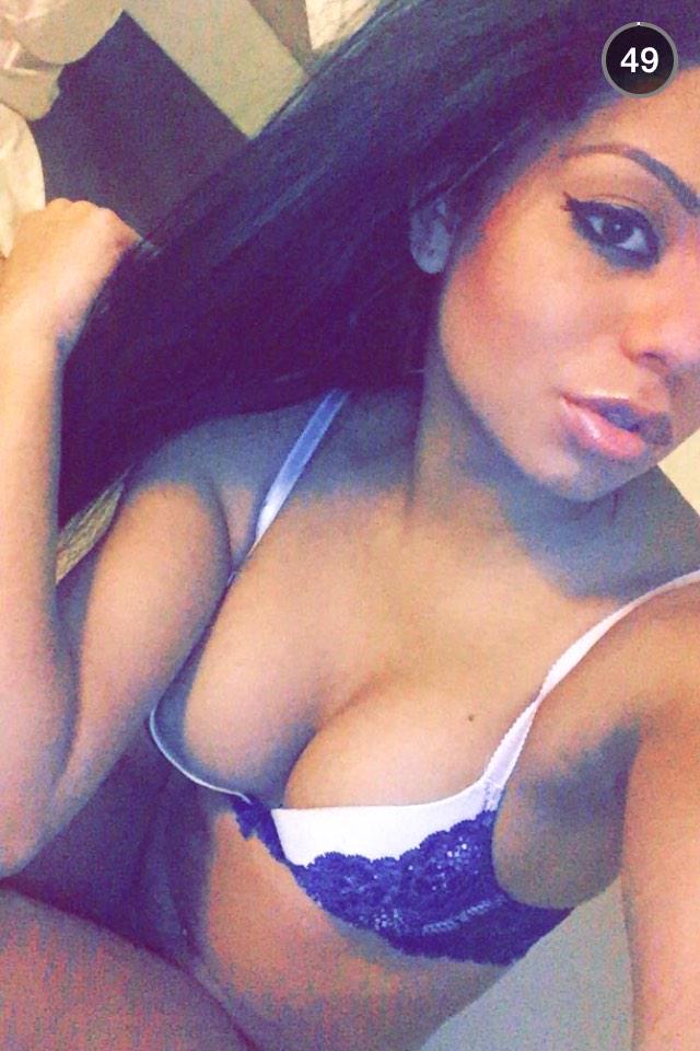 Girl in bra snapchat