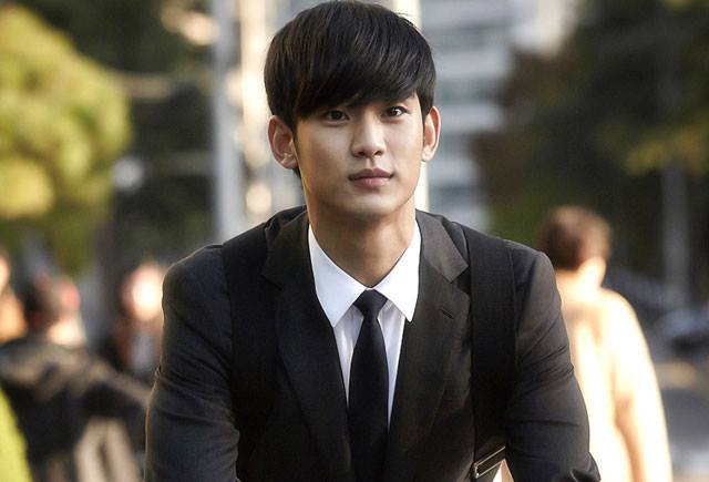 Saengil chukha hamnida Kim Soo Hyun oppa! Happy Birthday! Selamat ulang tahun ke 27 thn! I love you! 