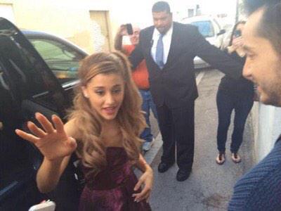 playingwithari's tweet photo. I can't handle her cuteness #OneLastTimeMusicVideoTonight http://t.co/edky5WCIG4