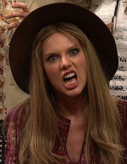 plaid_shirtdays's tweet image. Taylor vs Becky