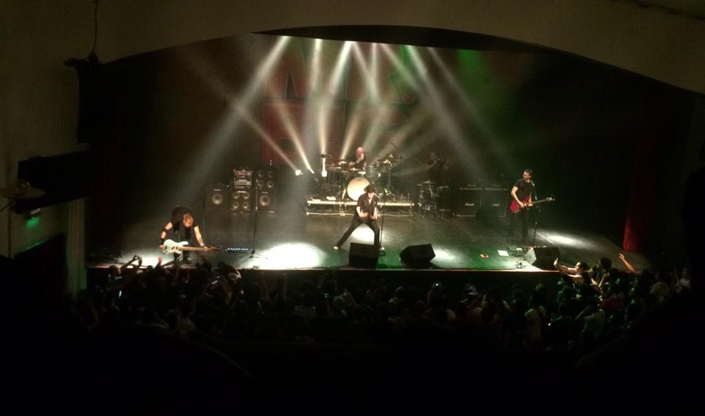 pelao_alonso's tweet photo. MR BIG @spookchile @mrbigmusic INCREÍBLE SHOW en @Teatro_NESCAFE Pronto la reseña para @Nacion_Rock! http://t.co/jKiJi4tAcO