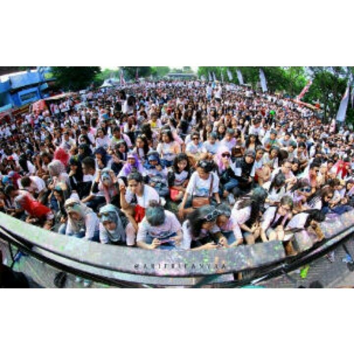 AyaOxy's tweet photo. #PadangColourRun2015 @PADANGcolorRun http://t.co/CaPgIwBKi3