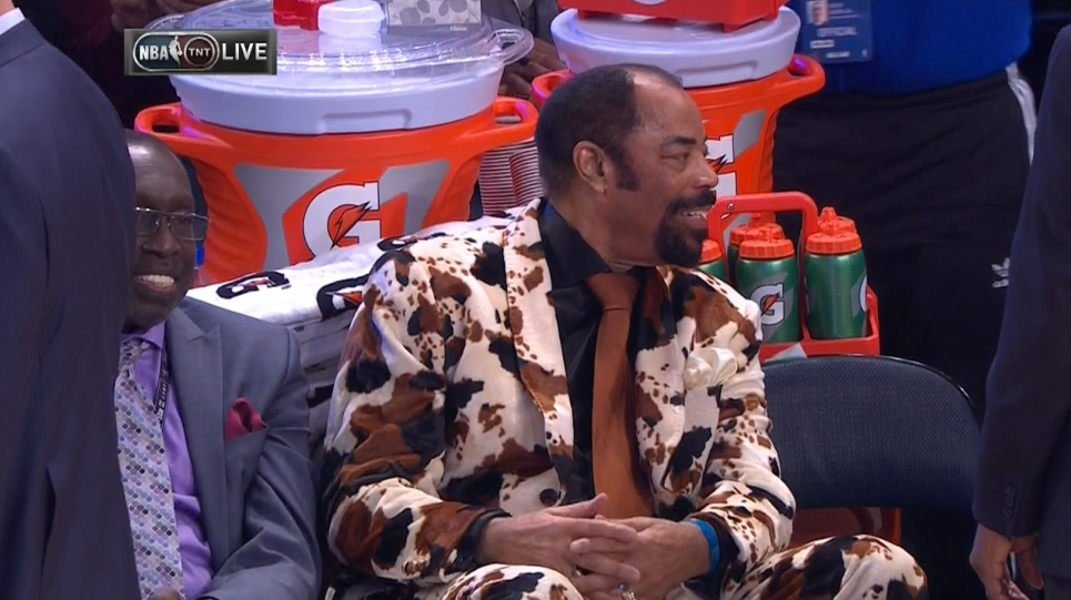 B97y4XRIUAEamrZ.png:large