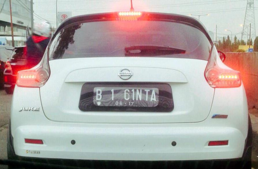 TMCPoldaMetro's tweet image. Plat Nomor Kendaraan Dimodifikasi, Denda Rp.500.000 Atau Kurungan 2 (Dua) Bulan notes.tmcpoldametro.net/2013/02/plat-n…