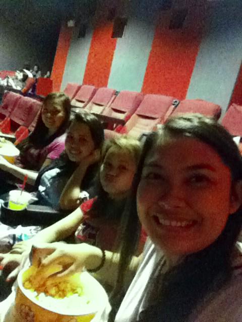 aaneeyy's tweet image. My date on Valentines 
#datingwithfriends
#Happykiddo 
#Livelifeloud
#middleofthenight
#midnightsnack. 😋
#busoglusog