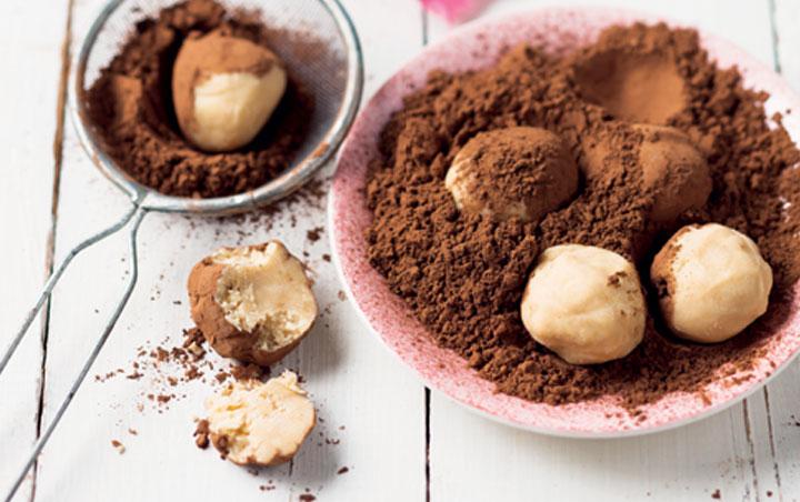 PicknPay's tweet photo. Peanut Butter Truffles, anyone? Black Cat Peanut Butter 800g only R36.50 :-) #PBandYay http://t.co/lb7yJHJEqM http://t.co/MvycCVmO20