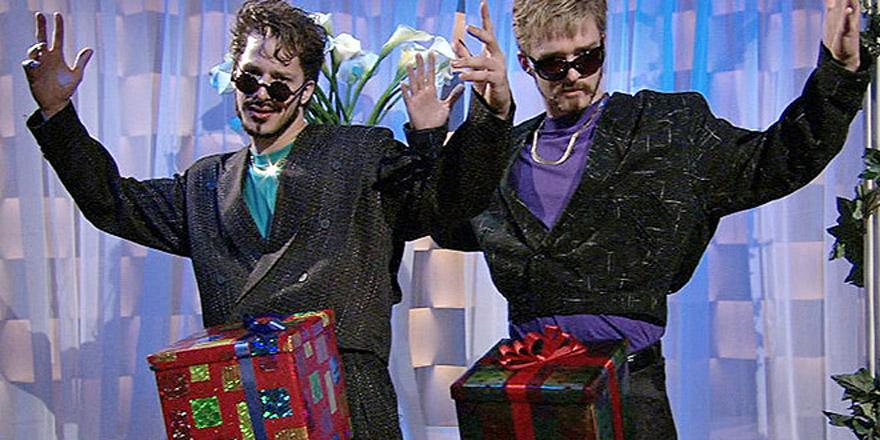 people's tweet photo. The 5 funniest #SNL sketches of the '00s http://t.co/XdXsVFHHzU #SNL40 @jtimberlake http://t.co/rEKo84hYtt