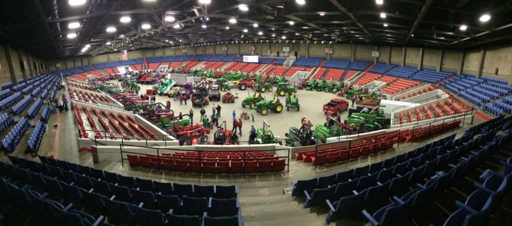 Bwilks30's tweet photo. Well Louisville its been a blast and I can't wait till next year. Now it's back to Ontario and all the snow.  #NFMS15 http://t.co/yjHtbj9Lcq