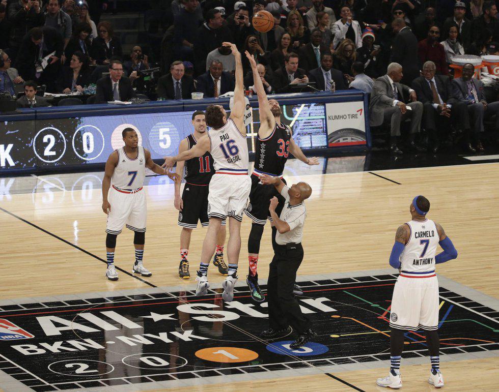 carrusel's tweet photo. Un salto hacia la historia http://t.co/PkhJM6Vx0P la crónica del #AllStar2015 de @alejandrorh #GasolvsGasol http://t.co/HWvAJSUTvj
