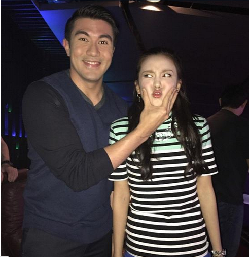 deeahjumma's tweet photo. “@SachiK021: "@RP_YGSTAN: #Luisan fave pose ever :)) http://t.co/YlD3W5YZhN " @krungy21 @luckymanzano”