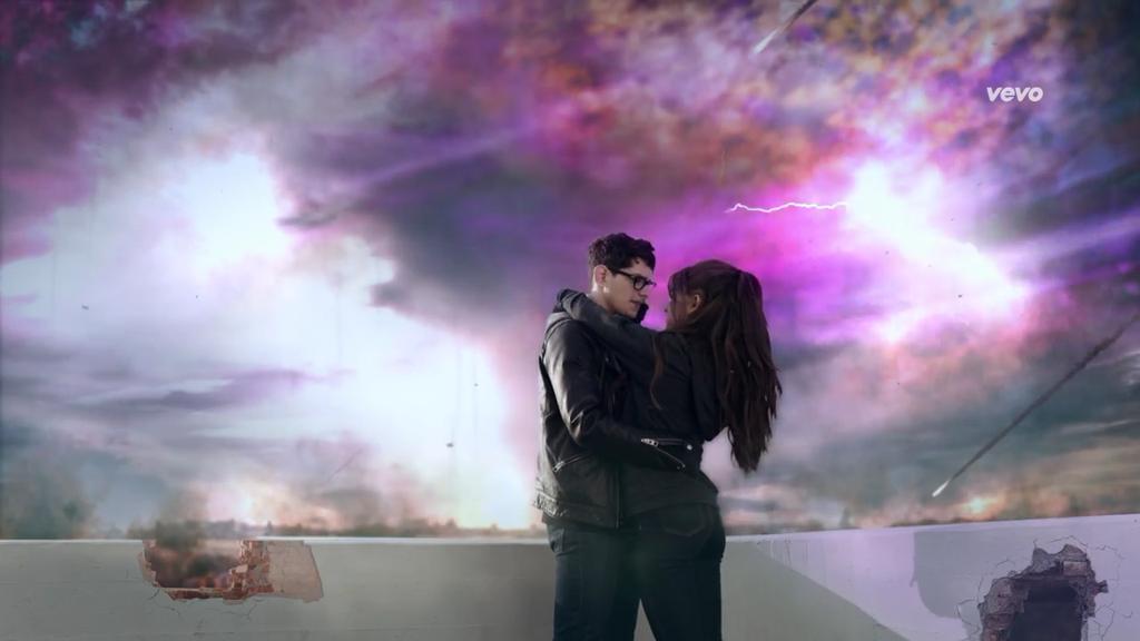 KaroohHunter123's tweet image. @ArianaGrande OMG IS PERFECT!!!!  #onelasttimevideo #onelasttimetonight