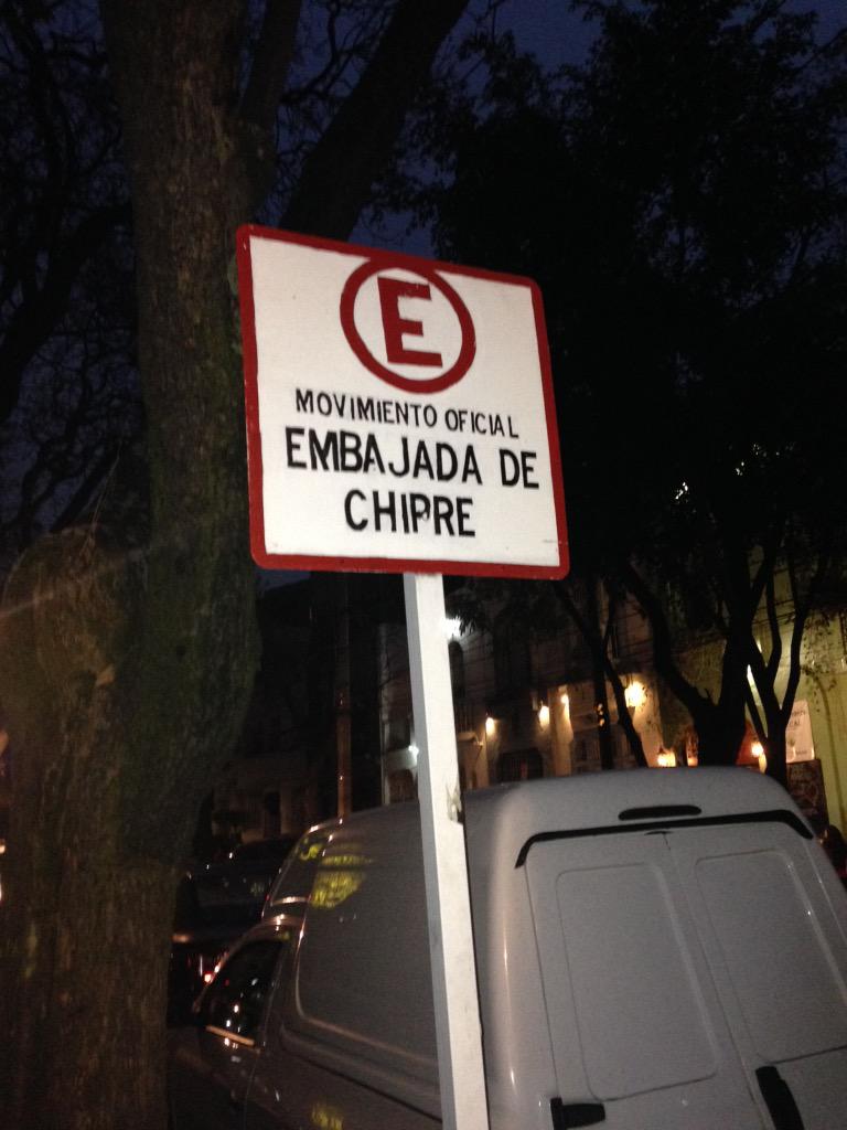 haroldazuara's tweet photo. Por fin encuentro la embajada de Chipre🙌 ya puedo arreglar mis problemas Chiprianos

-Nadie, nunca en su vida😒😒😂 http://t.co/b9COeCF0Kw