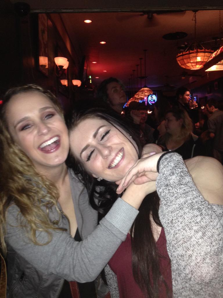 rvaniaaa's tweet photo. So happy we're the three best friends. #RockOutW/GuacOut #GoingOnAnAdventure #Popcorn4Life http://t.co/0yKGAy7EvB