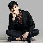 Happy birthday to my alien brother Kim Soo Hyun! Earth misses you, our dogs miss you, and of course Cheon Song-yi m 