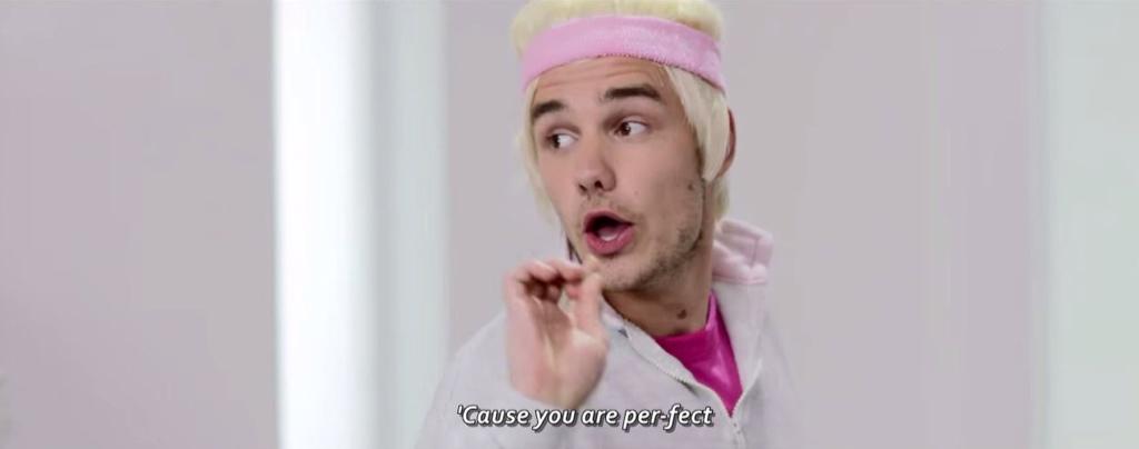 DashaIlina129's tweet photo. #CongrastNiallAndMelissa #WeLoveLouisNoMatterWhat #ImGayItsPrettyUnfortunate #ComeToRussiaOneDirection http://t.co/Wxr2dlk34t