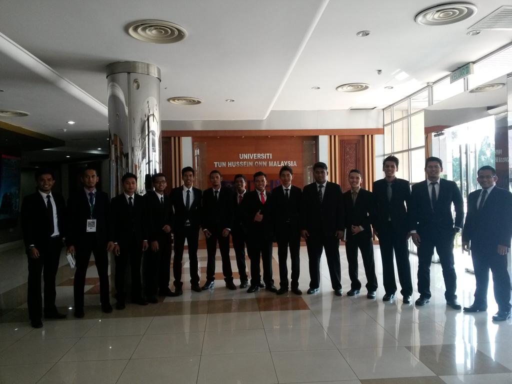 uthm_mhs's tweet photo. Barisan #MPPUTHM yang turut hadir dalam menjayakan slot kepimpinan UTHM di #MHSUTHM http://t.co/T61CIGCC6A
