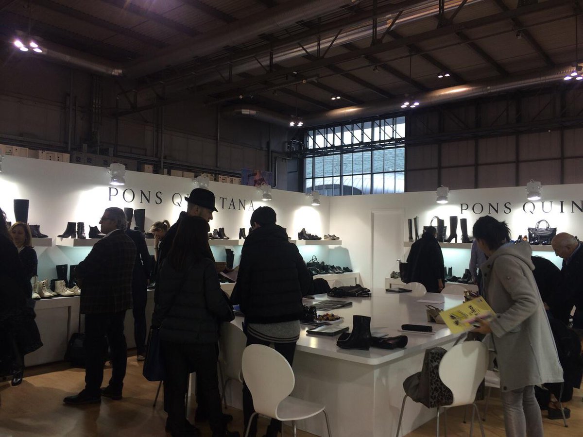 Ayer se inauguró la feria MICAM en Milán <a href="/PonsQuintana/">Pons Quintana</a> #fashion #moda #tendencias