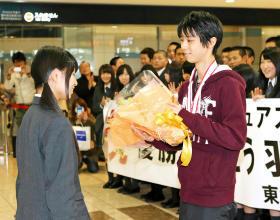 princess_skate1's tweet photo. みんな、そんな羽生結弦の私服について触れないであげてｗｗｗ http://t.co/hEW19Q89gW