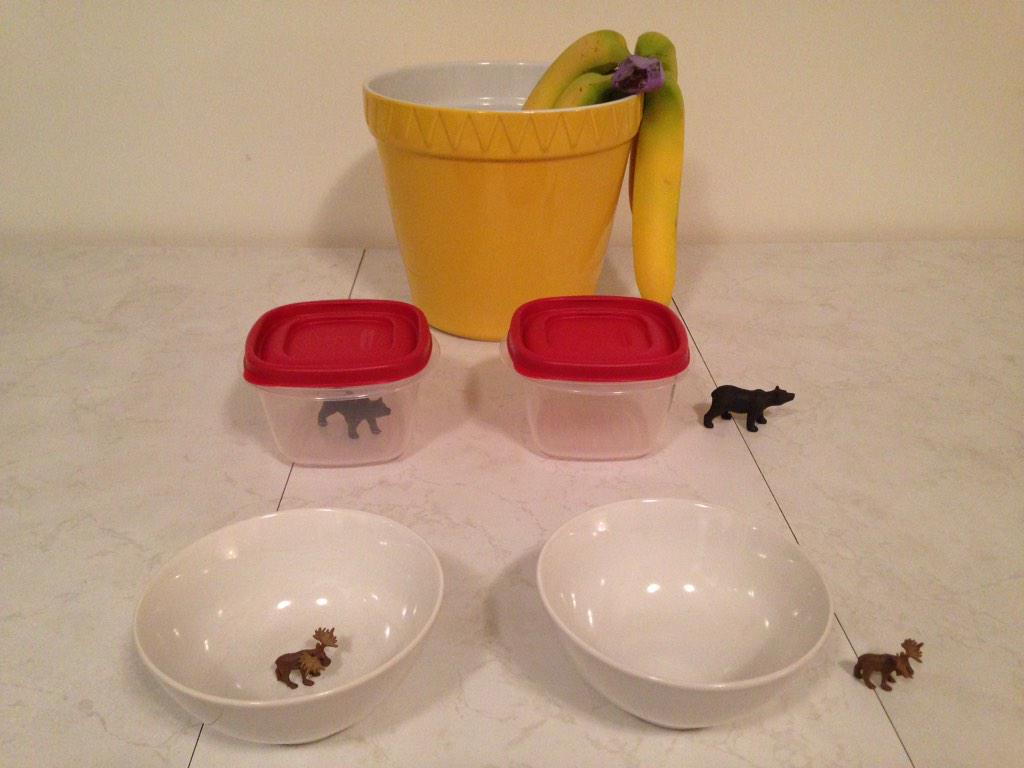 susannaciotti's tweet photo. #Tinymoose stars in a #WAYKsetup for in/out. (Joined by his evil twin, some tiny bears, and some bananas.) @playWAYK http://t.co/Xa7uPy76ax