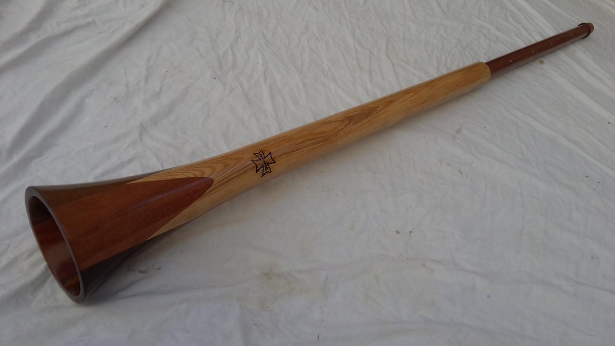 Twistedidge's tweet image. Another commissioned custom made tunable Didge, having a range of keys (B to E) and made from Ash, Mahogany &amp;amp; Walnut