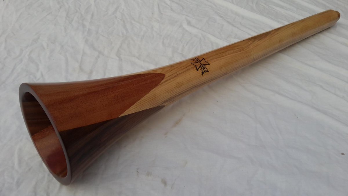 Twistedidge's tweet image. Another commissioned custom made tunable Didge, having a range of keys (B to E) and made from Ash, Mahogany &amp;amp; Walnut