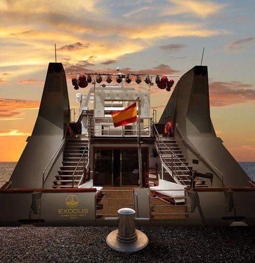 AbodeRecords's tweet photo. Make sure follow @exodusibiza 
Ibiza's 1st Super Yacht party

400 people 
Nightclub
5 bars
Void sound
Jacuzzis
Beds http://t.co/JDUGCCHI0j