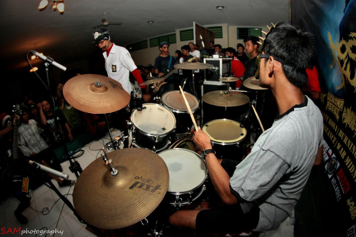 DAGELAN JAWI tweet media