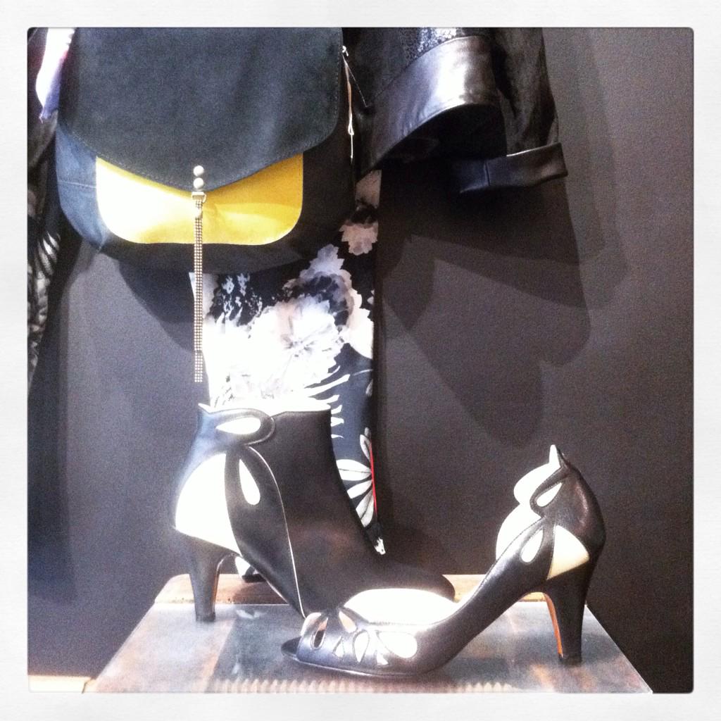 Matieresareflex's tweet photo. En boutique #patriciablanchet #lowboots #escarpins #ankleboots #matieresareflexion #vintage #fashion #itshoes #itbag http://t.co/NdEk7jtV4G