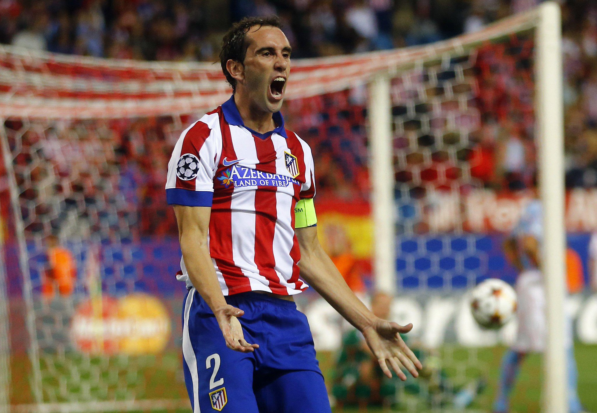 Happy 29th birthday to Diego Godín. No defender in La Liga has won more aerial duels than him this season (70). 